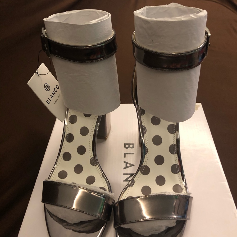 Women’s shoes